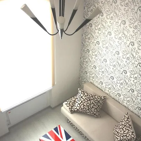 Nik's Perfectly Located Apartment